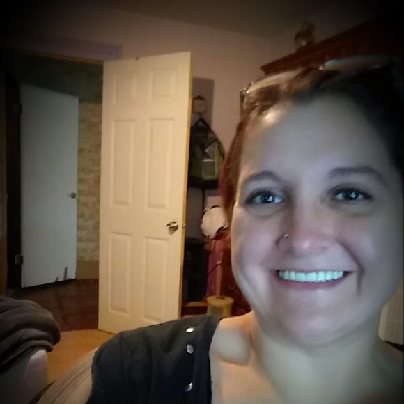 Meet your Posher, Lindy - Picture 1 of 1